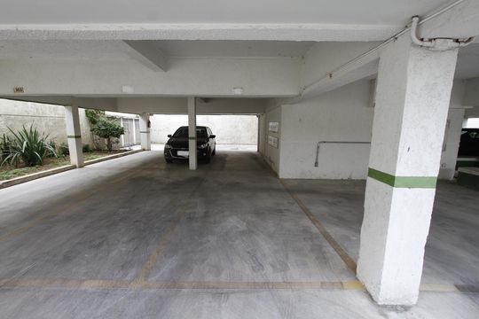 Garagem de apartamento à venda com 2 quartos, 57m² em Padre Eustáquio, Belo Horizonte