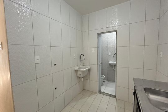 Cozinha e Área de Serviço de casa para alugar com 1 quarto, 35m² em Madureira, Rio de Janeiro