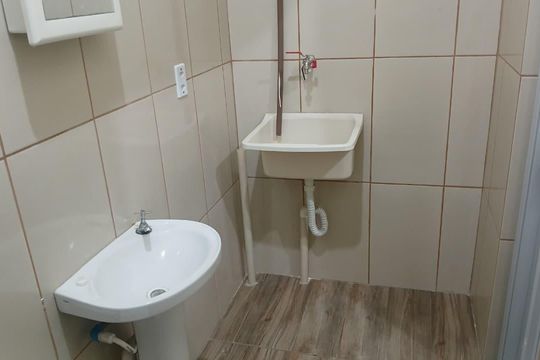 Banheiro de apartamento para alugar com 1 quarto, 35m² em Centro, Mesquita