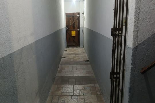 Acesso de apartamento para alugar com 1 quarto, 35m² em Centro, Mesquita