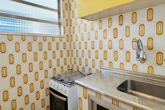 Cozinha de apartamento para alugar com 1 quarto, 50m² em Copacabana, Rio de Janeiro