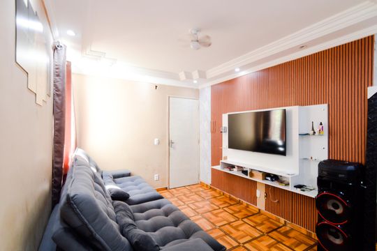 Sala de apartamento à venda com 2 quartos, 43m² em Jardim Bela Vista, Guarulhos