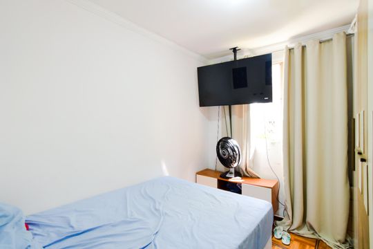 Quarto 1 de apartamento à venda com 2 quartos, 43m² em Jardim Bela Vista, Guarulhos