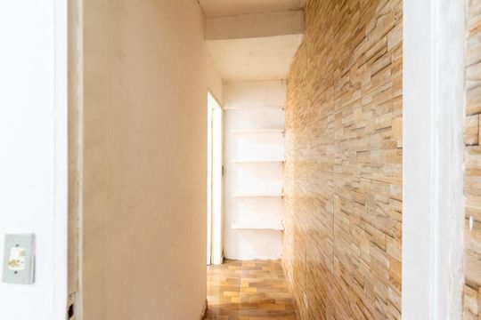 Corredor  de kitnet/studio para alugar com 1 quarto, 60m² em Vila Santa Catarina, São Paulo