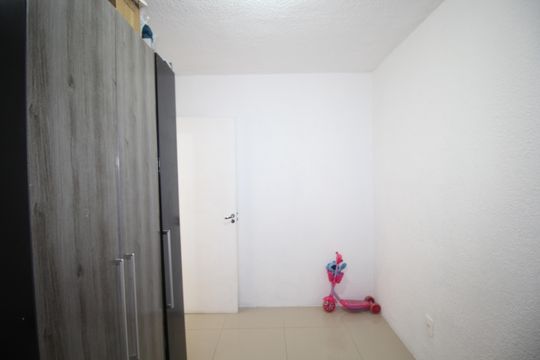 Quarto 1 de apartamento à venda com 2 quartos, 42m² em Sarandi, Porto Alegre
