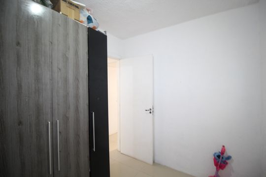 Quarto 1 de apartamento à venda com 2 quartos, 42m² em Sarandi, Porto Alegre