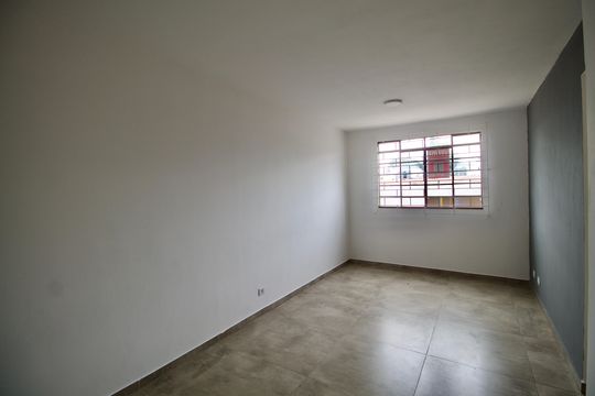 Sala de apartamento à venda com 3 quartos, 60m² em Boa Vista, Curitiba
