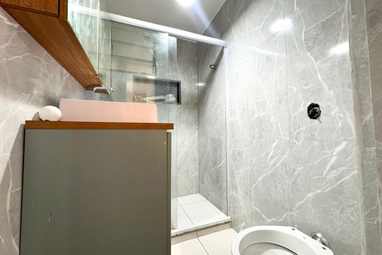 Banheiro de apartamento à venda com 2 quartos, 45m² em Taquara, Rio de Janeiro