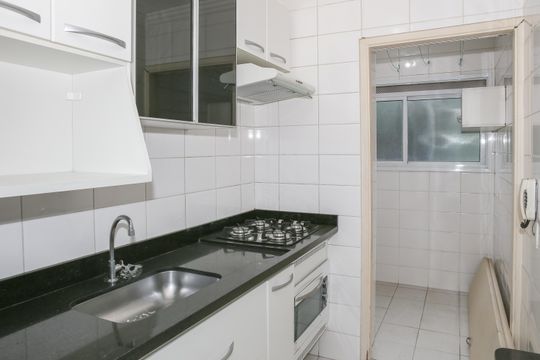 Cozinha e Área de Serviço de apartamento para alugar com 2 quartos, 57m² em Barra Funda, São Paulo