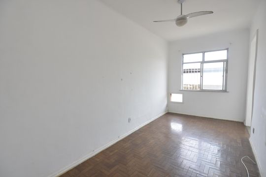Quarto de apartamento para alugar com 2 quartos, 85m² em Benfica, Rio de Janeiro