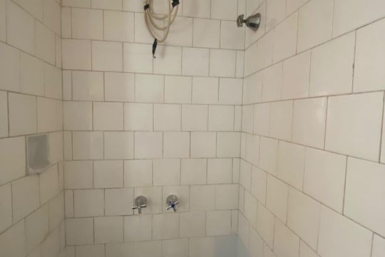 Banheiro de apartamento para alugar com 1 quarto, 20m² em Santo Agostinho, Belo Horizonte