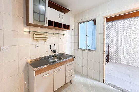 Cozinha de casa de condomínio para alugar com 3 quartos, 112m² em Jardim das Quatro Marias, São Bernardo do Campo