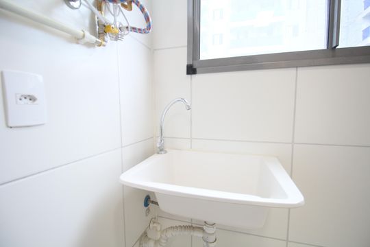 Área de serviço de apartamento para alugar com 2 quartos, 40m² em Vila Andrade, São Paulo