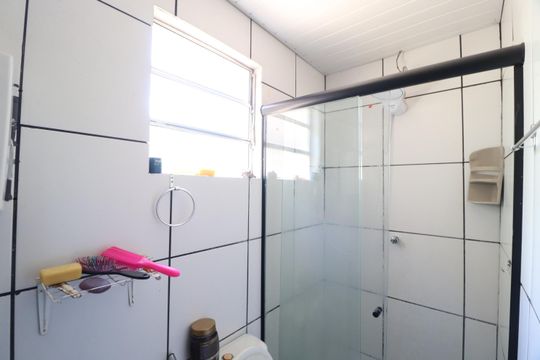 Banheiro de casa para alugar com 2 quartos, 60m² em Bom Jesus, Uberlândia