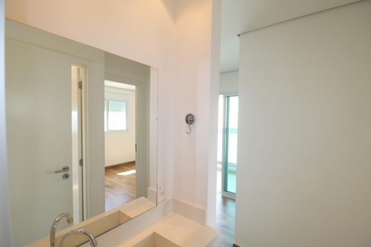 Banheiro 2 de apartamento para alugar com 2 quartos, 55m² em Santa Teresinha, São Paulo