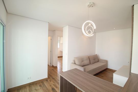 Sala / Cozinha de apartamento para alugar com 2 quartos, 55m² em Santa Teresinha, São Paulo