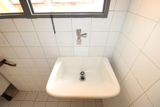 Área de serviço de apartamento para alugar com 2 quartos, 50m² em Vila Carmosina, São Paulo