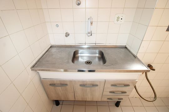 Cozinha de apartamento para alugar com 2 quartos, 50m² em Vila Carmosina, São Paulo