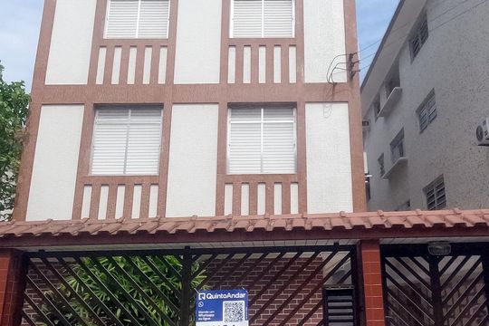 Fachada | Adesivo/Placa Quintoandar instalado  de apartamento para alugar com 2 quartos, 72m² em Aparecida, Santos