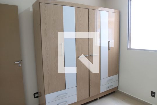 Quarto 01 de apartamento à venda com 3 quartos, 76m² em Setor Goiânia 2, Goiânia