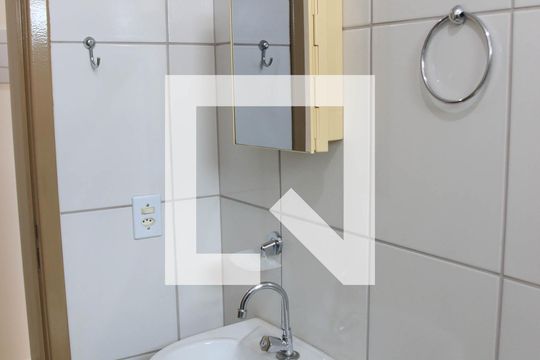 Banheiro de apartamento à venda com 3 quartos, 76m² em Setor Goiânia 2, Goiânia