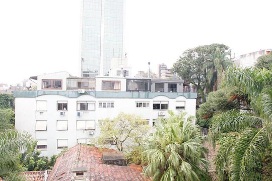 Quarto 1 Suíte Vista de apartamento para alugar com 2 quartos, 63m² em Auxiliadora, Porto Alegre