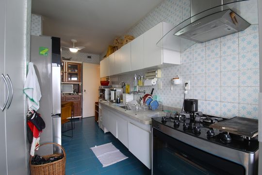 Cozinha de apartamento à venda com 3 quartos, 112m² em Itaim Bibi, São Paulo