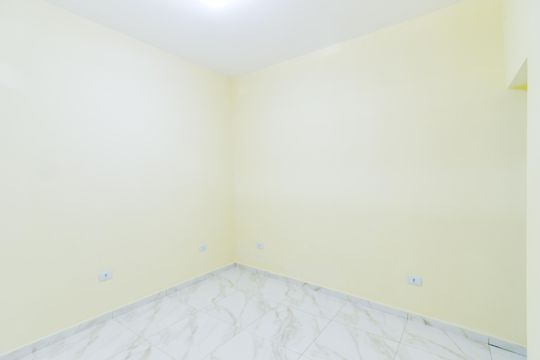 Quarto de casa para alugar com 1 quarto, 8m² em Jardim Rosa de Franca, Guarulhos