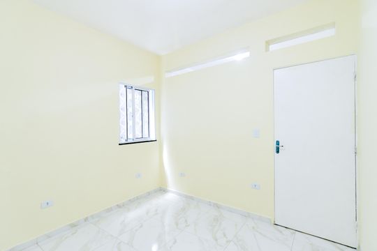 Quarto de casa para alugar com 1 quarto, 8m² em Jardim Rosa de Franca, Guarulhos