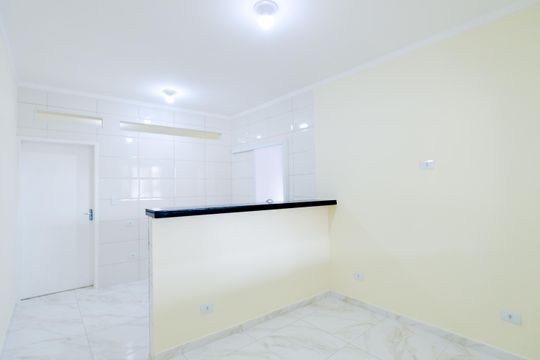 Sala de casa para alugar com 1 quarto, 8m² em Jardim Rosa de Franca, Guarulhos