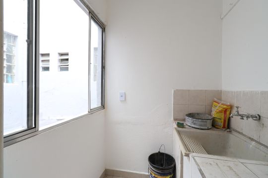 Área de serviço de apartamento para alugar com 2 quartos, 70m² em Lapa, São Paulo