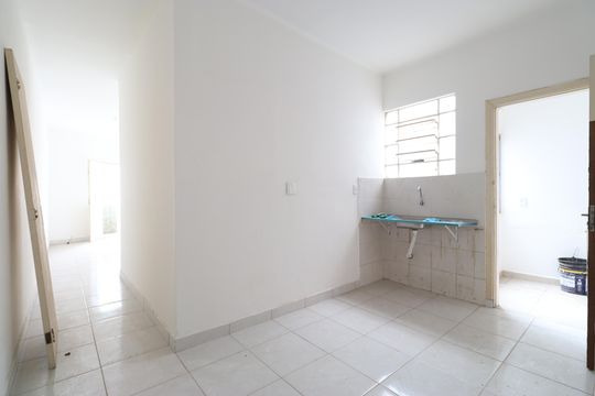 Cozinha de apartamento para alugar com 2 quartos, 70m² em Lapa, São Paulo