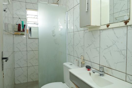 Banheiro 1 de casa à venda com 3 quartos, 63m² em Jardim Matarazzo, São Paulo