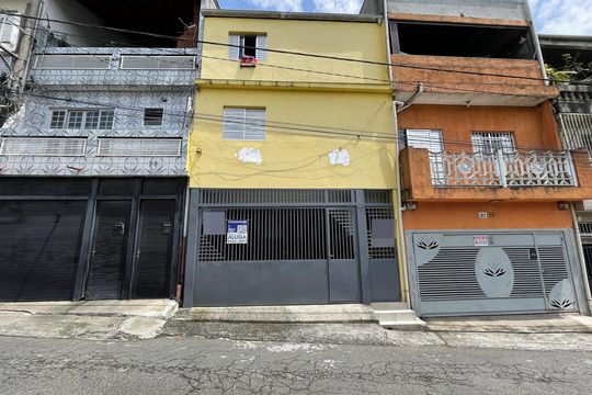 Fachada + Placa de casa para alugar com 1 quarto, 18m² em Jardim Sao Carlos (zona Leste), São Paulo