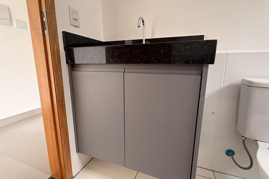 Banheiro de kitnet/studio para alugar com 1 quarto, 33m² em Jardim América, Goiânia
