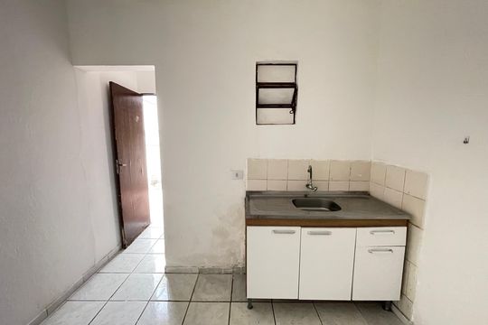 Cozinha de casa para alugar com 1 quarto, 40m² em Jaguaré, São Paulo