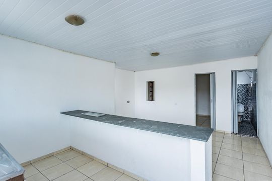 Sala e cozinha de casa para alugar com 1 quarto, 50m² em Parque Sao Luis, São Paulo