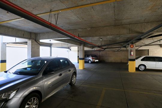 Garagem de apartamento para alugar com 3 quartos, 85m² em Sagrada Família, Belo Horizonte