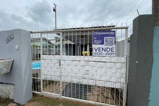 Placa instalada em 09/10/2026 com o código PIMZ-248 de casa à venda com 2 quartos, 100m² em Campina, São Leopoldo