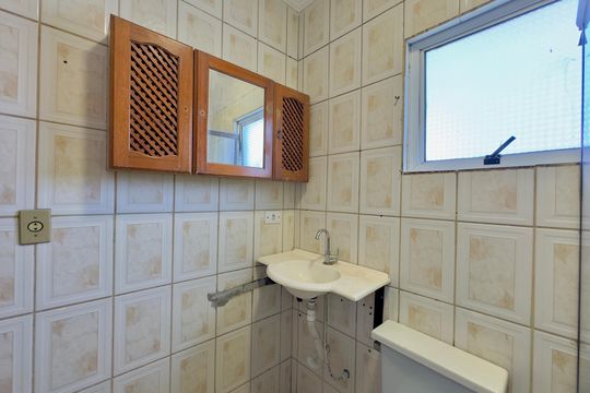Banheiro de casa para alugar com 2 quartos, 80m² em Vila Barros, Guarulhos