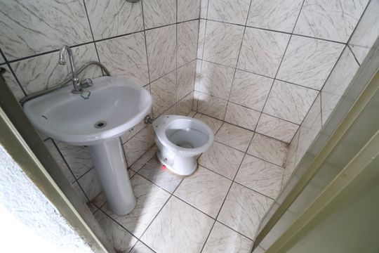 Banheiro Social de casa para alugar com 2 quartos, 90m² em Mansour, Uberlândia