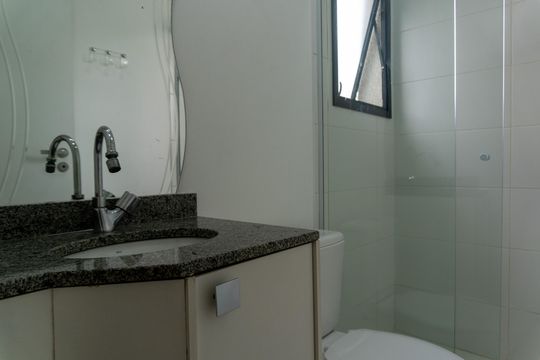 Casa de Condomínio para alugar com 4 quartos, 150m² em Parque Rincao, Cotia