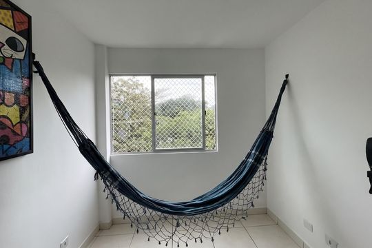 Sala de apartamento para alugar com 2 quartos, 51m² em Coqueiros, Florianópolis