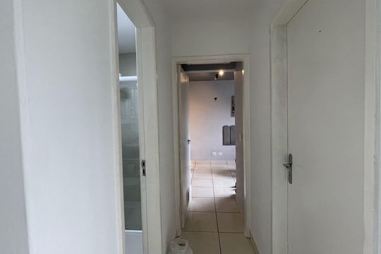 Corredor de distribuição de apartamento para alugar com 2 quartos, 51m² em Coqueiros, Florianópolis