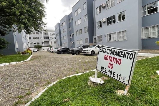 Garagem de apartamento para alugar com 2 quartos, 51m² em Coqueiros, Florianópolis