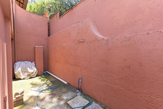 Anexo da Garagem de casa de condomínio para alugar com 3 quartos, 1200m² em Estância Serrana, Nova Lima