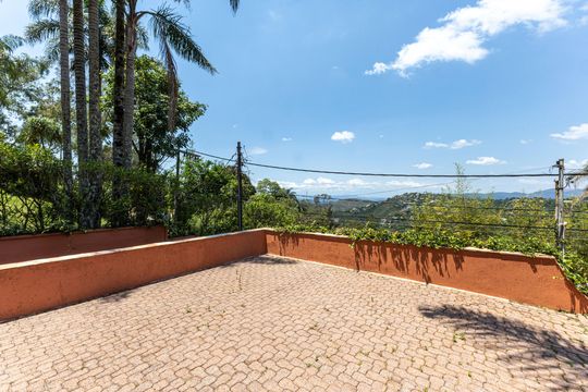 Quintal de casa de condomínio para alugar com 3 quartos, 1200m² em Estância Serrana, Nova Lima