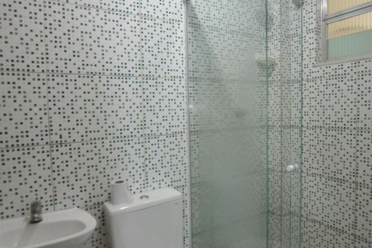 Banheiro da Suite de kitnet/studio para alugar com 1 quarto, 36m² em Vila Valqueire, Rio de Janeiro
