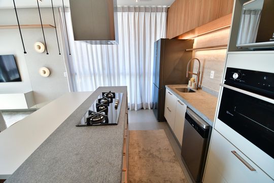 Cozinha de apartamento para alugar com 1 quarto, 45m² em Cambuí, Campinas