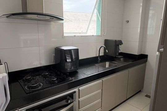 Cozinha de apartamento à venda com 2 quartos, 43m² em Betim Industrial, Betim